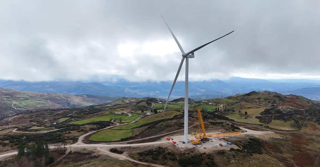 Iberdrola secures €175m EIB funding for northern Portugal wind project ...
