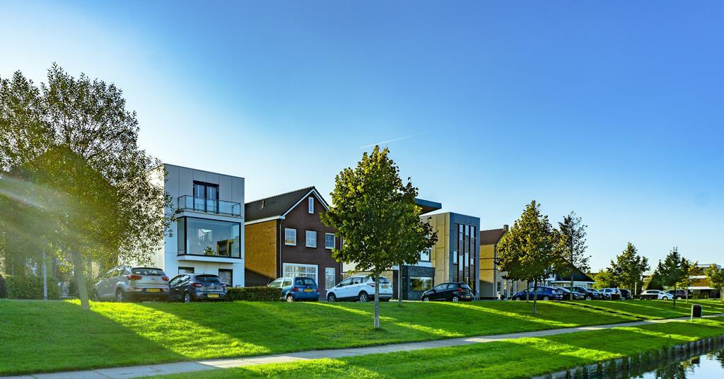 Investment in ​Dutch housing rises as international investors return