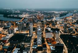 Hartford, Connecticut - balazs-busznyak-unsplash