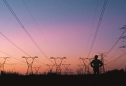 Electricity pylons - Photo- Sean Anthony Eddy, iStock