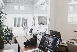 Flexible office space Credit Pexels
