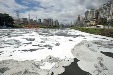Pollution on the Pinheiros River in São Paulo