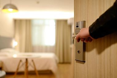 Hotel room credit Pexels