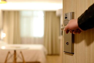 Hotel room credit Pexels