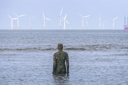 antony-gormley-iron-man