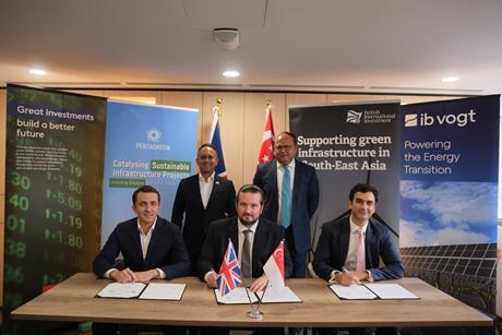 Signing ceremony - Pentagreen_BII_ib vogt