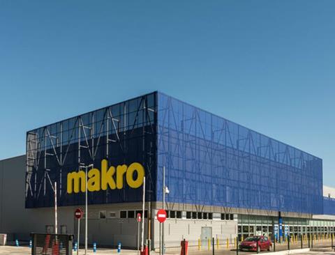 makro barajas by javier de paz garcia