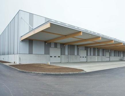 goodman and db schenker open 17 000m2 logistics centre in cologne