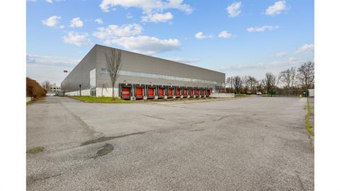 A 10,500 m² warehouse in Argenteuil near Paris, acquired by Valor in March 2021