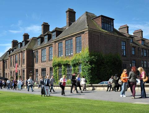 hull uni