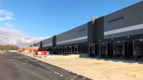 The 70,450 m2 distribution centre is on the A6 motorway between Paris and Marseille.