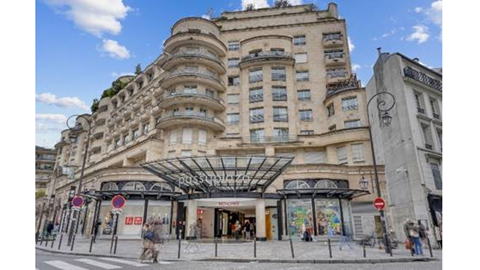Passy Plaza